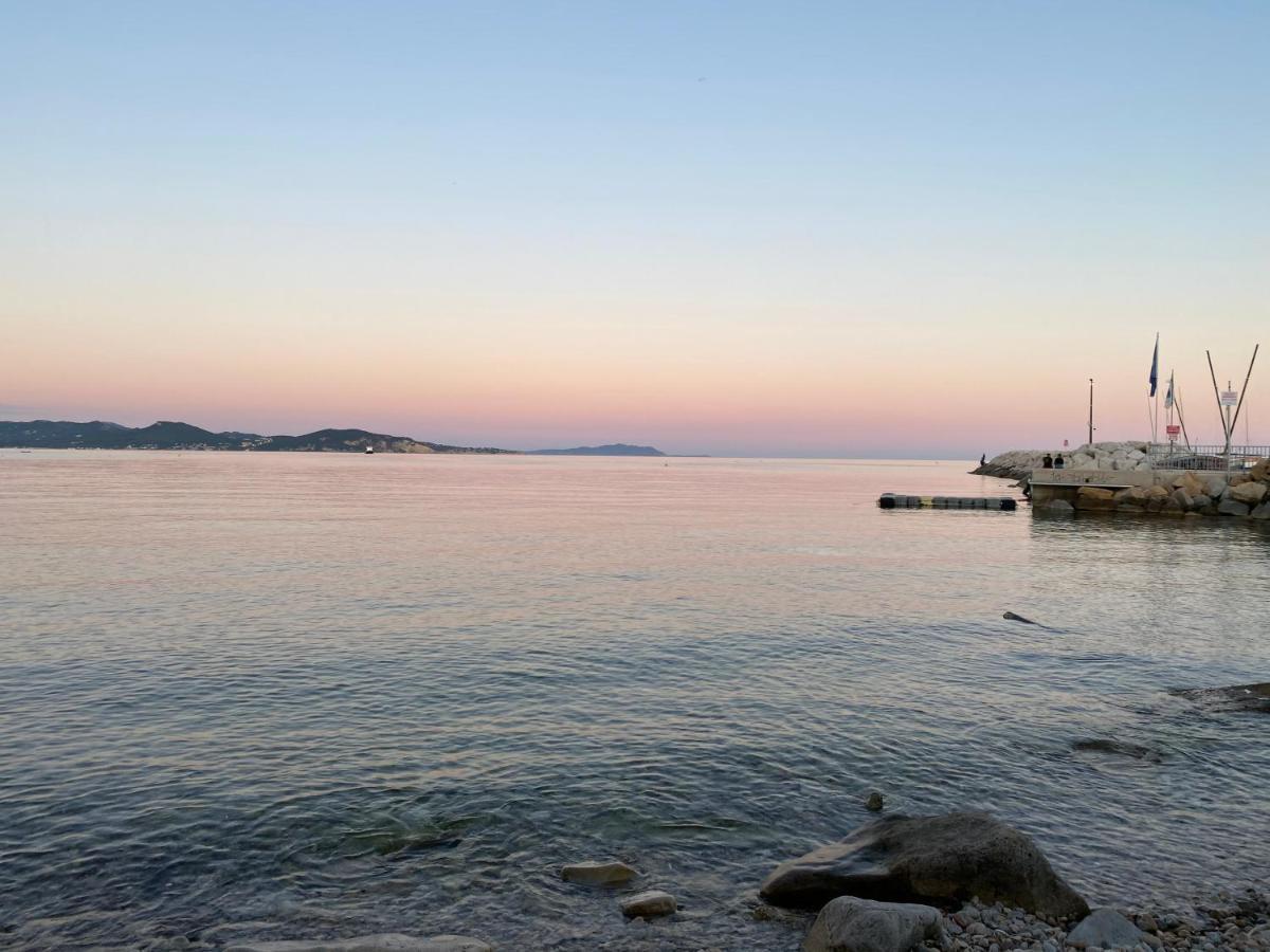 Fanny Wifi Climatise Tout A Pieds 4 Personnes La Ciotat Eksteriør billede